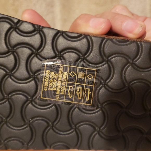 Size 10 Brown Outwoods Sandals - Picture 3 of 6